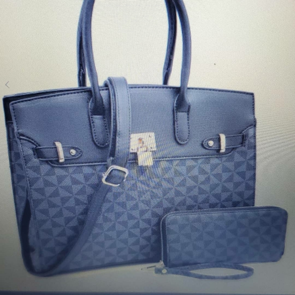 Black bag & black wallet available